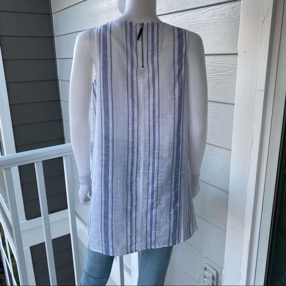 OLIVE + OAK Striped Sleeveless Blouse - Picture 2 of 11